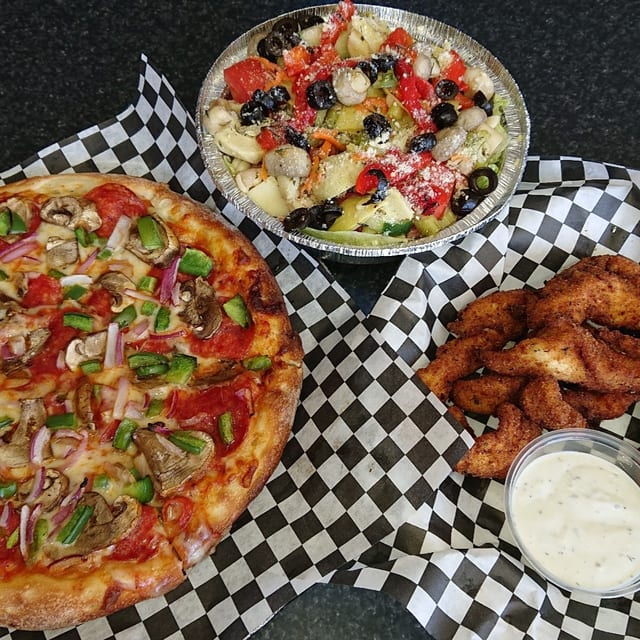 10" Small Pizza Combo Special (Feeds 2-3 People).